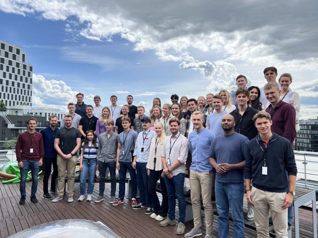 Sommerstudentene ved Multiconsult ser fram til spennende arbeidsoppgaver i seks uker i sommer. Oslo er ett av 14 kontorer som har studenter på jobb i sommer.