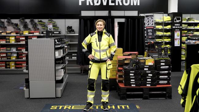 Blåkläders arbeidsklær i stretch-materialer oppfyller alle krav relatert til relevante sertifiseringer.